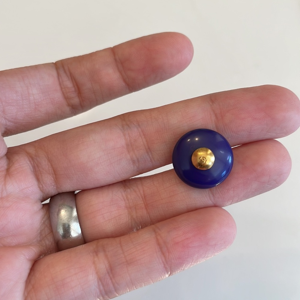 Chanel Indigo Round Gold CC Logo Shank Button - Picture 7 of 7